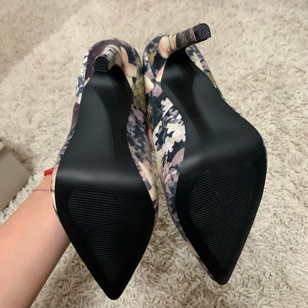 Floral heels - Picture 3 of 3